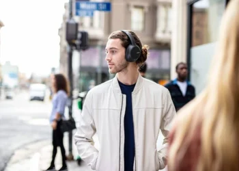 Best Noise-Cancelling Headphones